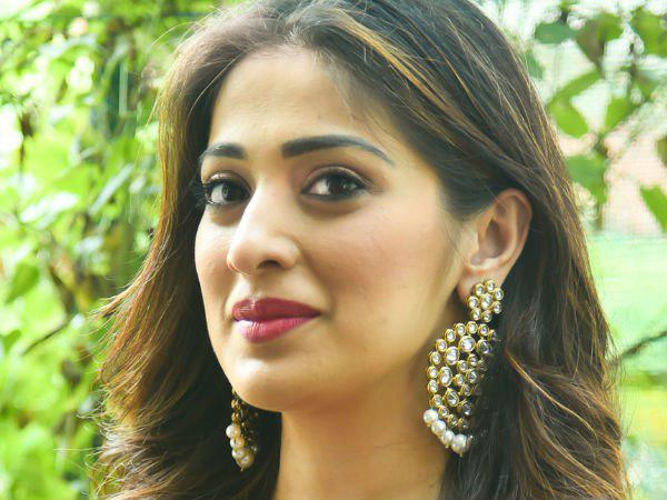  അടുത്ത ചിത്രം മലയാളത്തില്‍ 