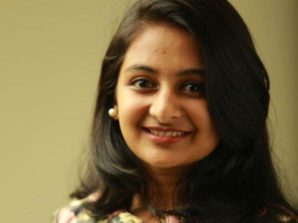 ആദ്യ ചിത്രം 