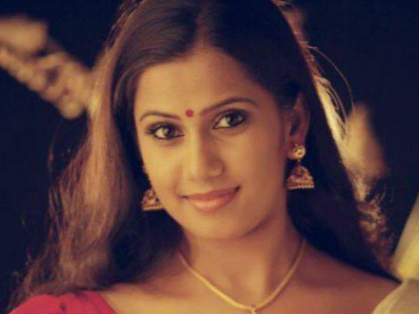 ദേവിക നമ്പ്യാര്‍