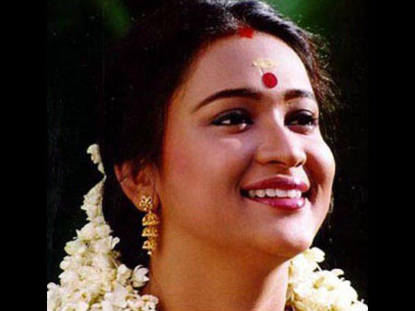 നൃത്തവിദ്യാലയം നടത്തുന്നു 