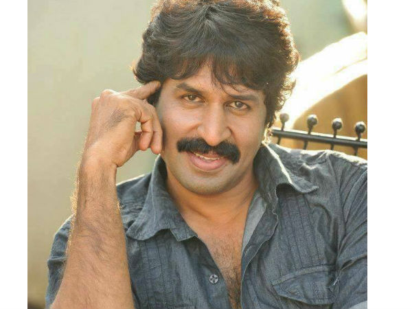 സംഘാടകര്‍ ജയസൂര്യക്ക് നേരെ