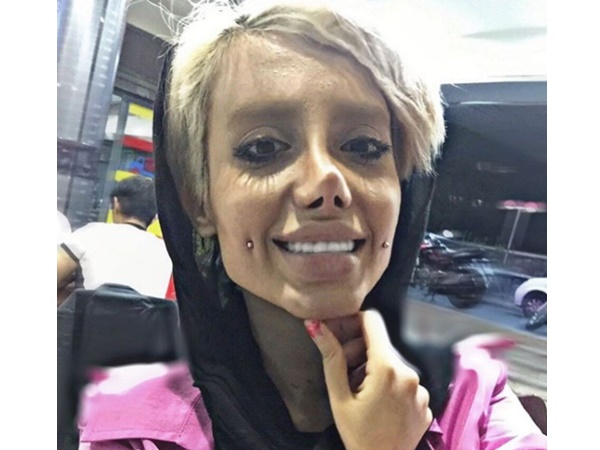 അമ്പതിലധികം ശാസ്ത്ര