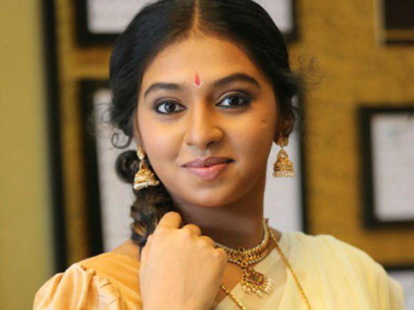 ലക്ഷ്മി മേനോന്‍