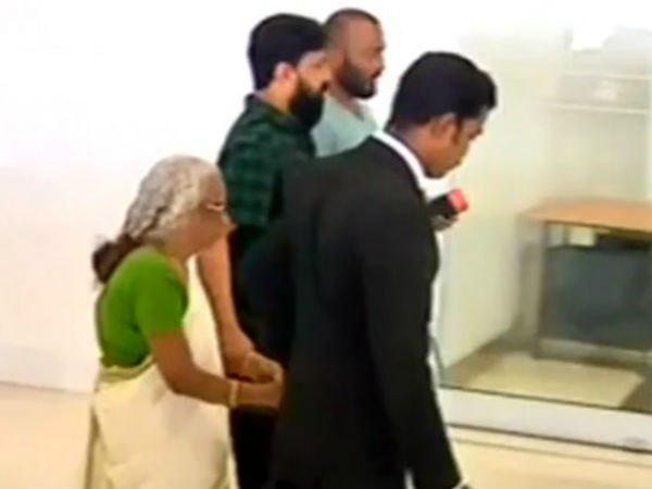 ദുബായിലേക്ക് 