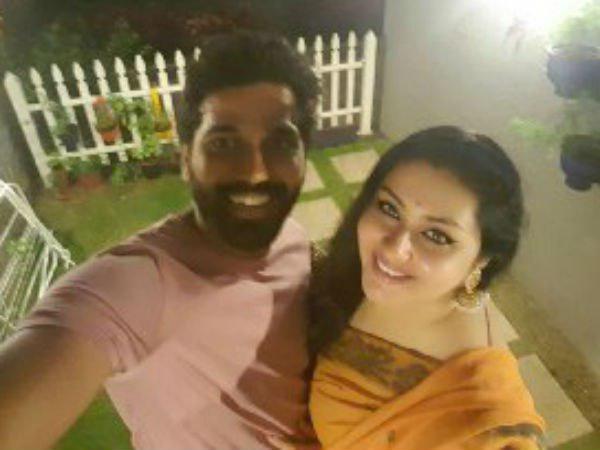 സെറ്റില്‍ കണ്ടു 