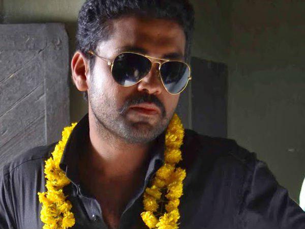 മാസ്റ്റര്‍ പീസ് പീസായി