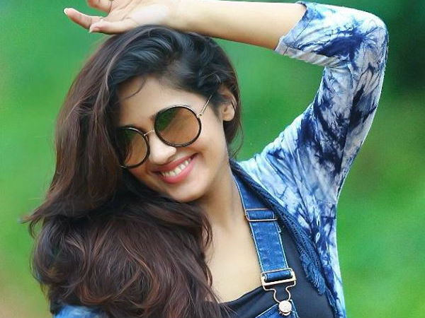 നായികയായി 