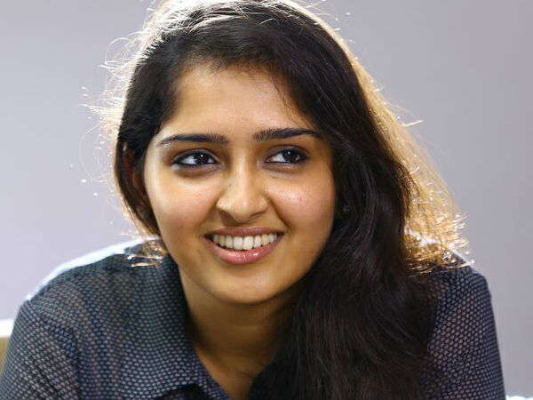 നായികയായി തുടക്കം