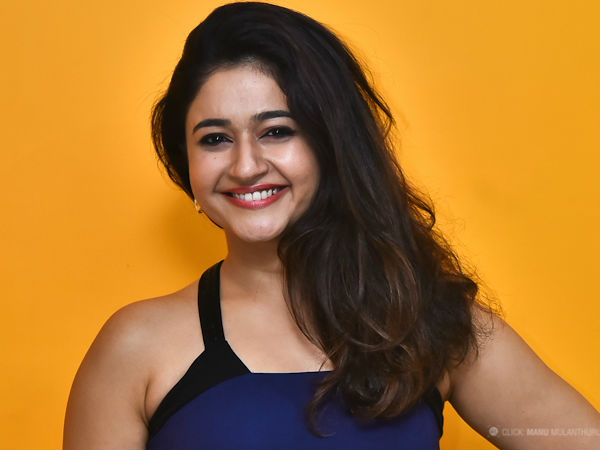 പൂനം ബജ്വ 