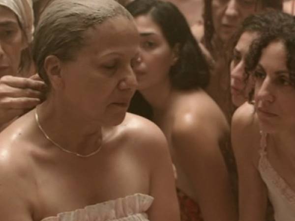 വ്യത്യസ്തമായ കഥാപാത്രങ്ങൾ 