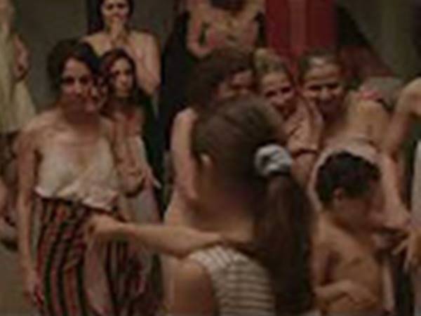 സംവിധായികയുടെ കയ്യടക്കം 