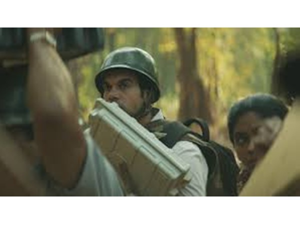 പട്ടാളക്കാരെ തോക്കിന്‍ മുനയില്‍ നിര്‍ത്തി ന്യൂട്ടന്‍