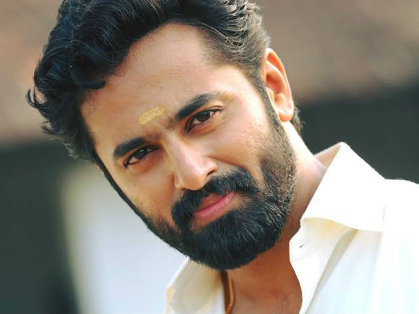 തമിഴില്‍ തുടക്കം