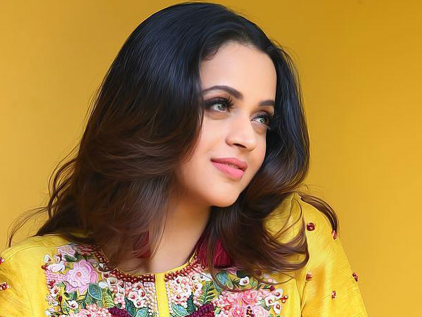 തമിഴിലേക്ക്