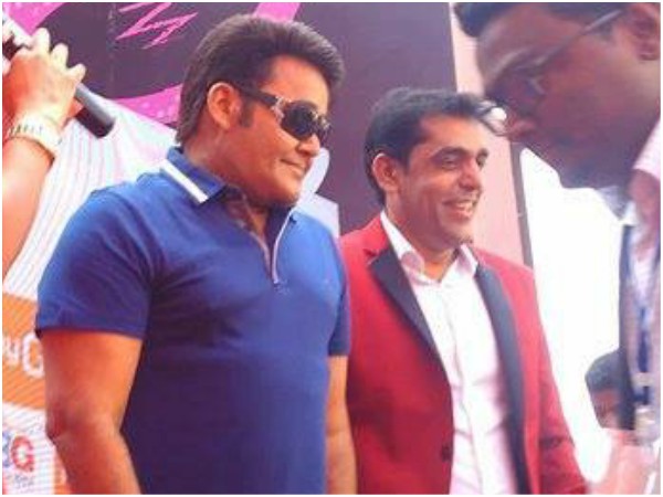 കലിയടങ്ങാതെ ആരാധകര്‍