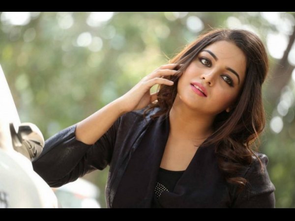  വാമിഖ ഖബ്ബി 