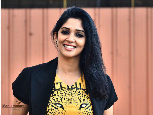 ആദ്യത്തെ സിനിമ