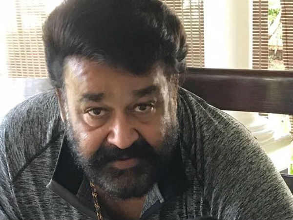 സോഷ്യല്‍ മീഡിയയില്‍ നിറഞ്ഞു നില്‍ക്കുന്നു