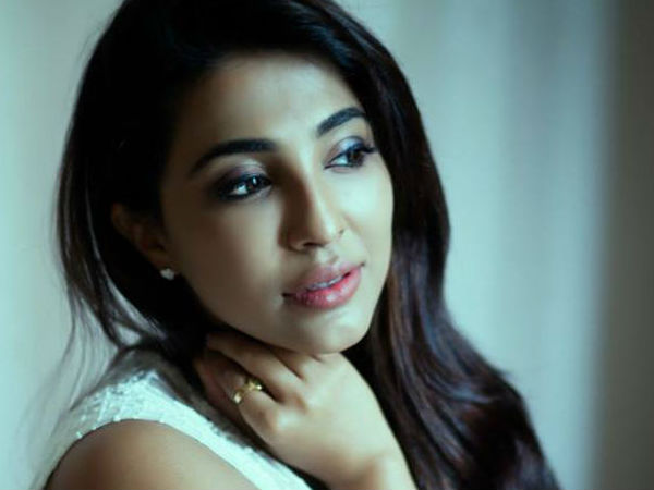 പേടിയുണ്ട് 