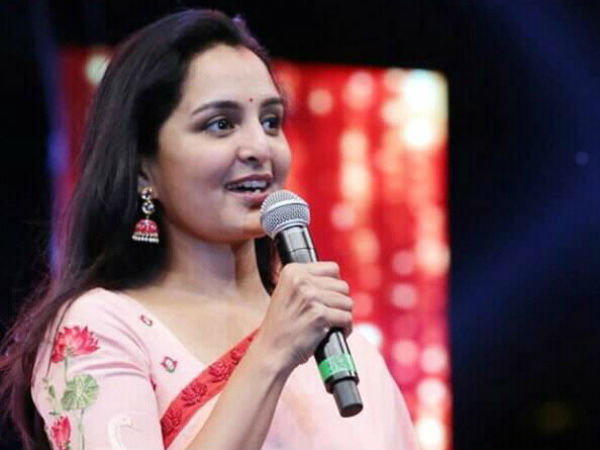  മൂന്ന് ഗെറ്റപ്പുകളില്‍ പ്രത്യക്ഷപ്പെടുന്നു