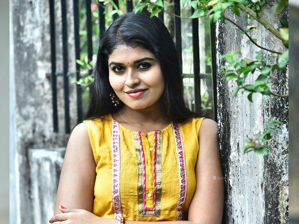 ക്രാബിലെ വേഷം