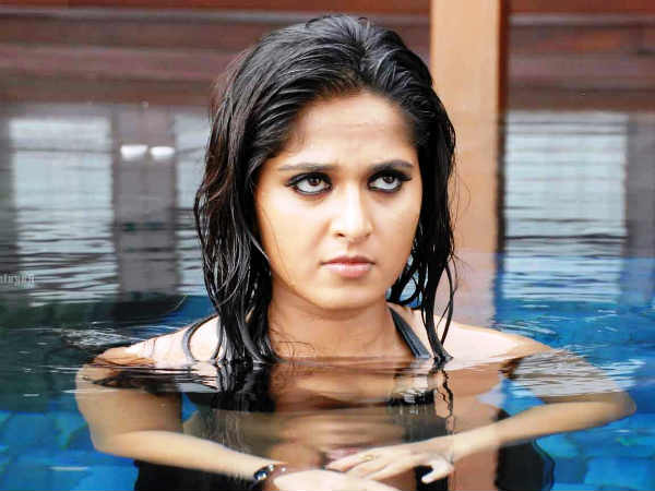  ആരാധകർ ഇരു ചേരിയിൽ