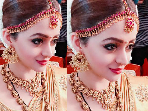 സിംപിള്‍ ആന്‍ഡ് എലഗന്റ്