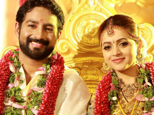 കണ്‍വെന്‍ഷന്‍ സെന്ററിലേക്ക്