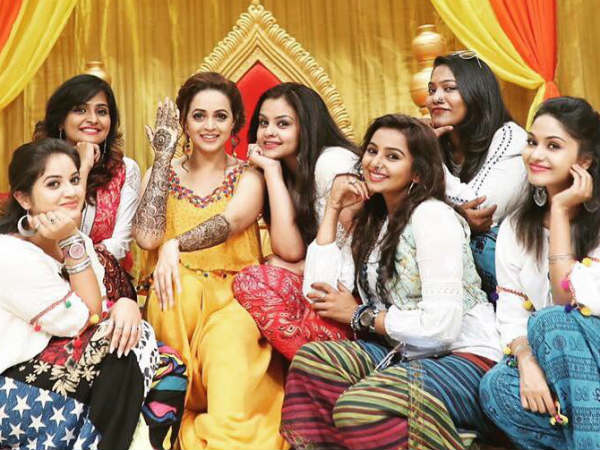 ഹരം പകരാന്‍ അടുത്ത സുഹൃത്തുക്കളും