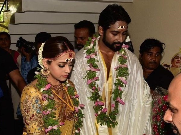 അമ്മയ്ക്ക് ക്ഷണമില്ല 