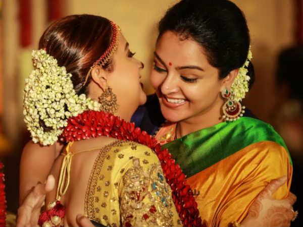 കൂട്ടുകാരികളുടെ ആഘോഷം