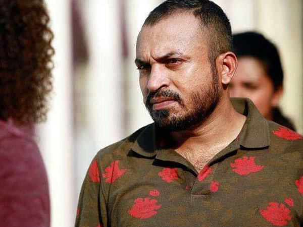 സീരിയസാണ് കഥാപാത്രം 