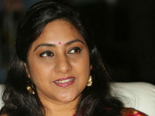 നായികയായി തുടക്കം