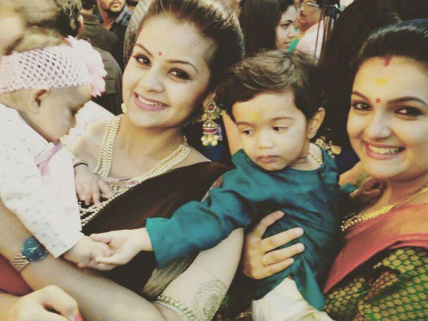 കൂട്ടുകാരിക്കൊപ്പം