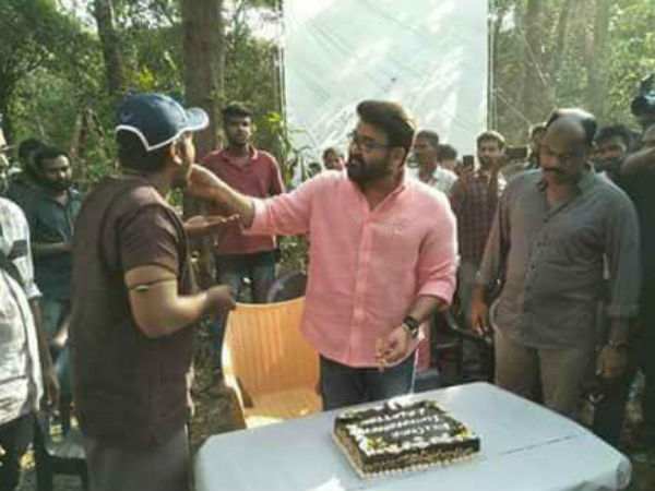 പരിസരം മലിനമാക്കുന്നു