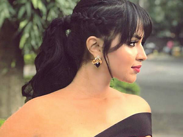 മലയാളത്തിലേക്ക്