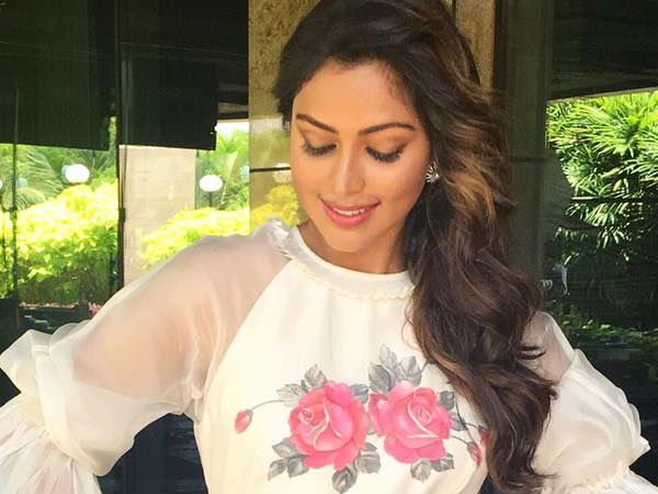 ഫ്രീയായി അമല പോള്‍