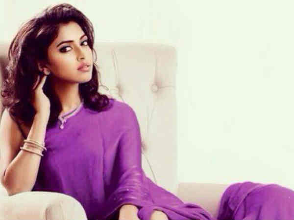 ഗൗണിൽ സൂപ്പർ