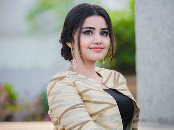 മലയാളത്തിലേക്ക്