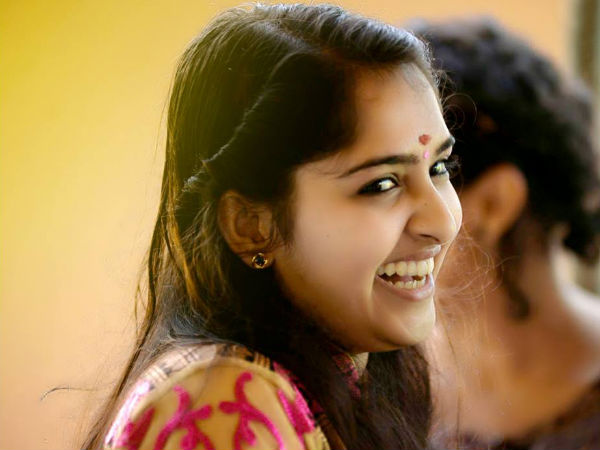 നായികയായി തുടക്കം