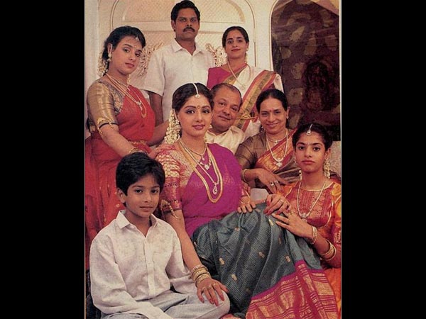 കുടുംബത്തിനൊപ്പം