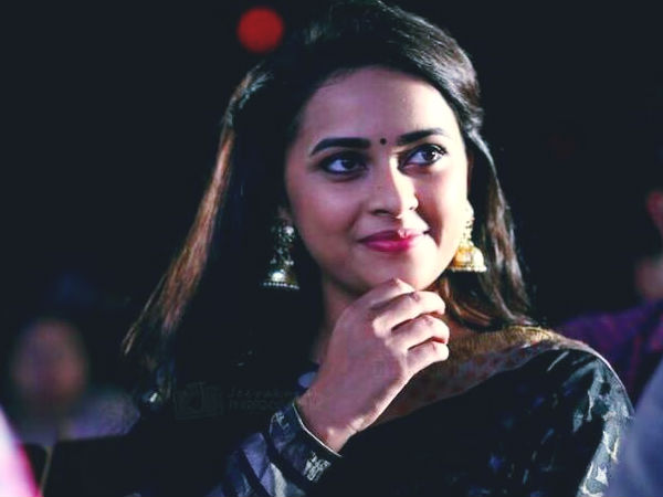 തമിഴിലേക്ക്