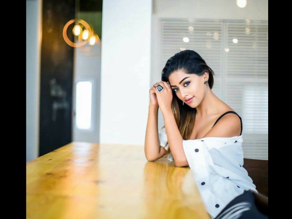  മലയാളത്തിലൂടെ സിനിമയിലേക്ക്...