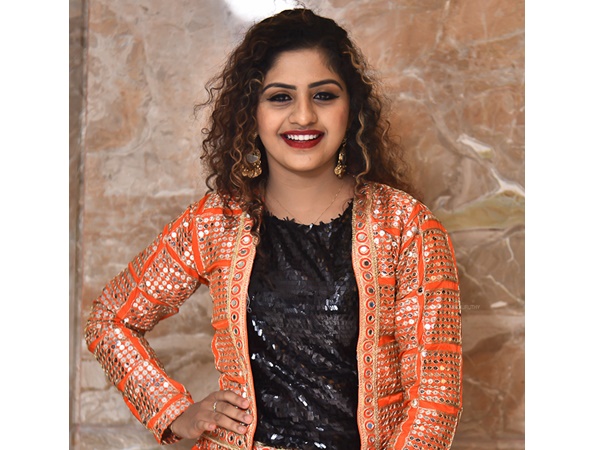 അഡാര്‍ ലവിലെ നൂറിനും