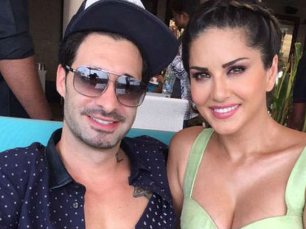 വാർത്തകളിൽ നിറ‍ഞ്ഞു നിൽക്കുന്നു