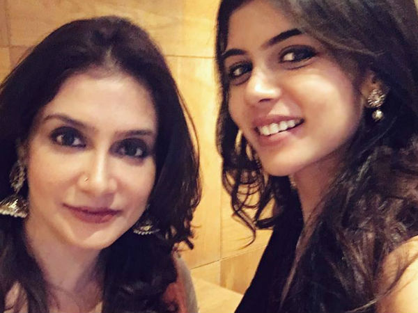 മക്കളുടെ അരങ്ങേറ്റം