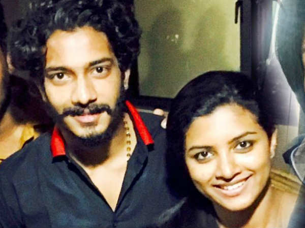  പ്രണയത്തിലാണ്