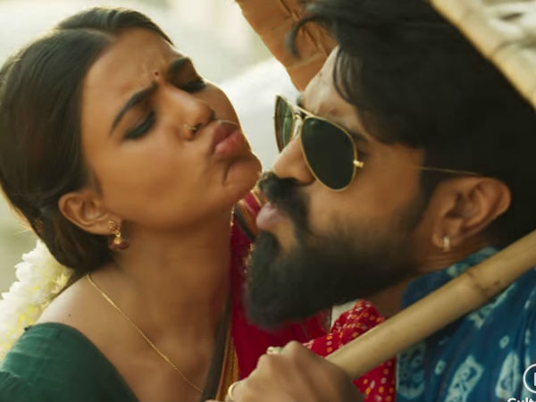 ആ ലിപ് ലോക്ക്