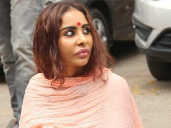 സെറ്റില്‍ വെച്ച് മാന്യമായ പെരുമാറ്റം