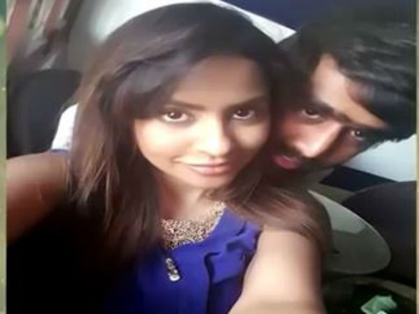 തുണിയുരിഞ്ഞ് പരസ്യമായി പ്രതിഷേധം